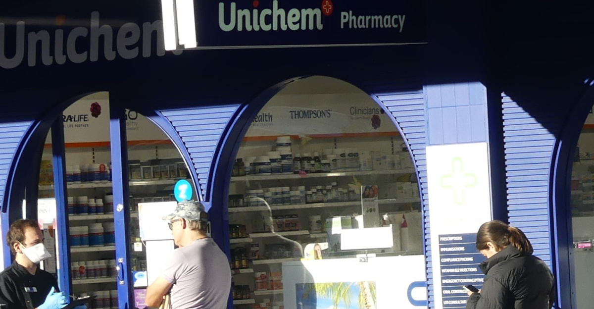 Covid-19 pharmacy queue, The Parade, Island Bay, Wellington