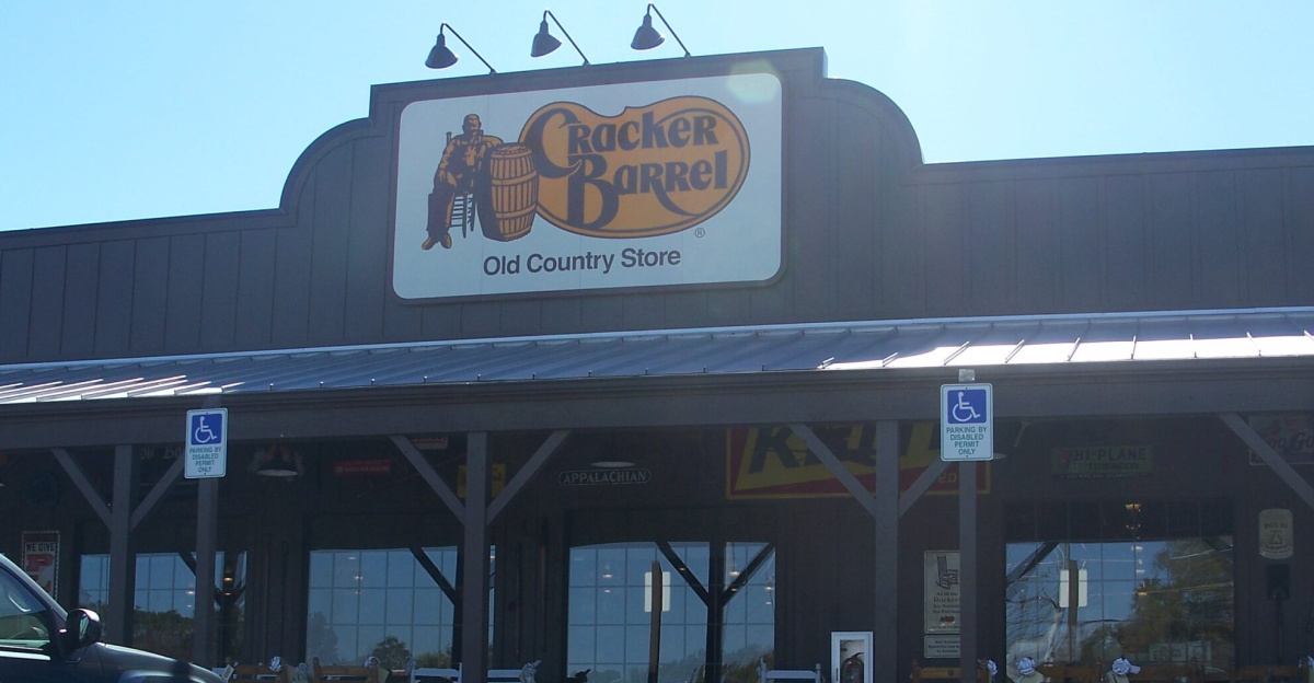 <a href="https://en.wikipedia.org/wiki/Marion_County,_Florida" class="extiw" title="w:Marion County, Florida">Marion County, Florida</a>: <a href="https://en.wikipedia.org/wiki/Cracker_Barrel" class="extiw" title="w:Cracker Barrel">Cracker Barrel</a> near <a href="https://en.wikipedia.org/wiki/Belleview,_Florida" class="extiw" title="w:Belleview, Florida">Belleview, Florida</a> off <a href="https://en.wikipedia.org/wiki/Interstate_75_in_Florida" class="extiw" title="w:Interstate 75 in Florida">I-75</a>.