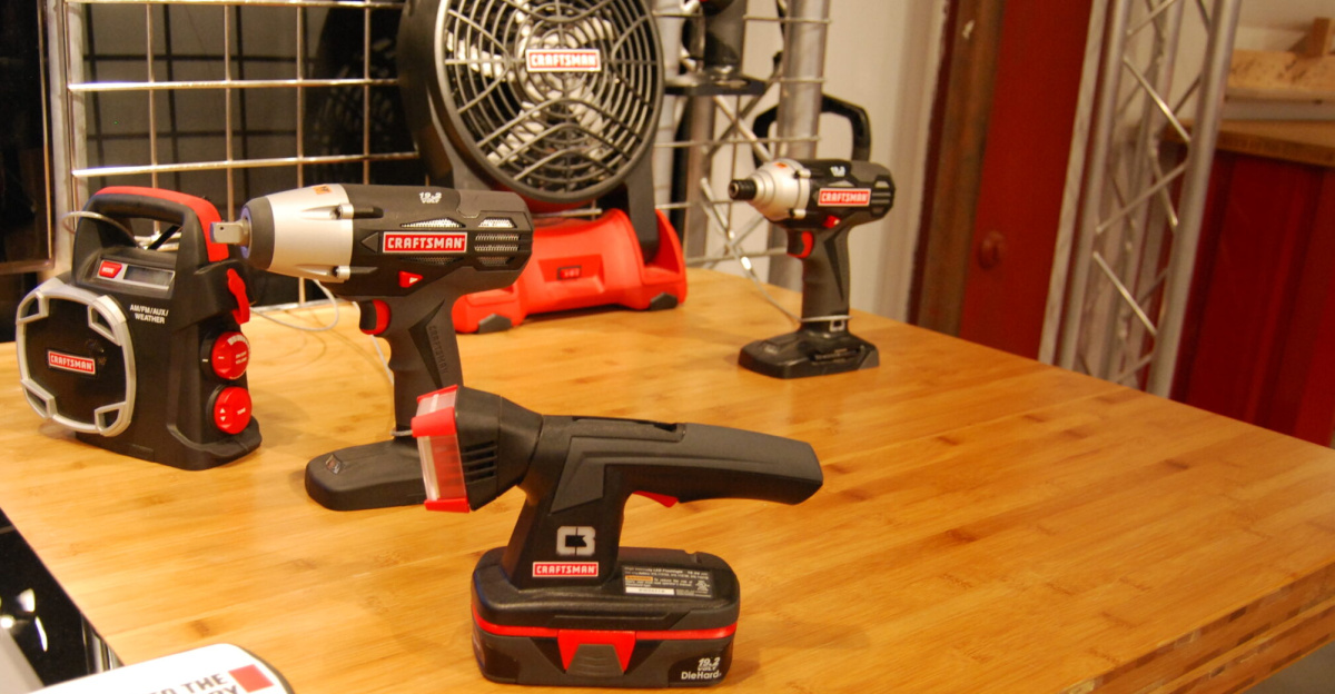 <p>The Craftsman Experience in Chicago
</p>
<a href="<a rel="nofollow" class="external free" href="http://www.charlesandhudson.com/archives/2010/11/indulge_in_the_craftsman_experience.htm">http://www.charlesandhudson.com/archives/2010/11/indulge_in_the_craftsman_experience.htm</a>" rel="nofollow">www.charlesandhudson.com/archives/2010/11/indulge_in_the_...</a>