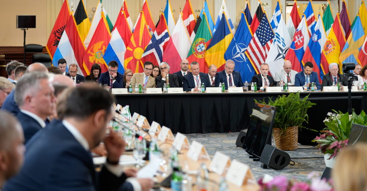 gada 9 j lijs NATO parlament rais samits Va ington ASV Foto Juris V gulis Saeima Izmanto anas noteikumi saeima lv lv autortiesibas