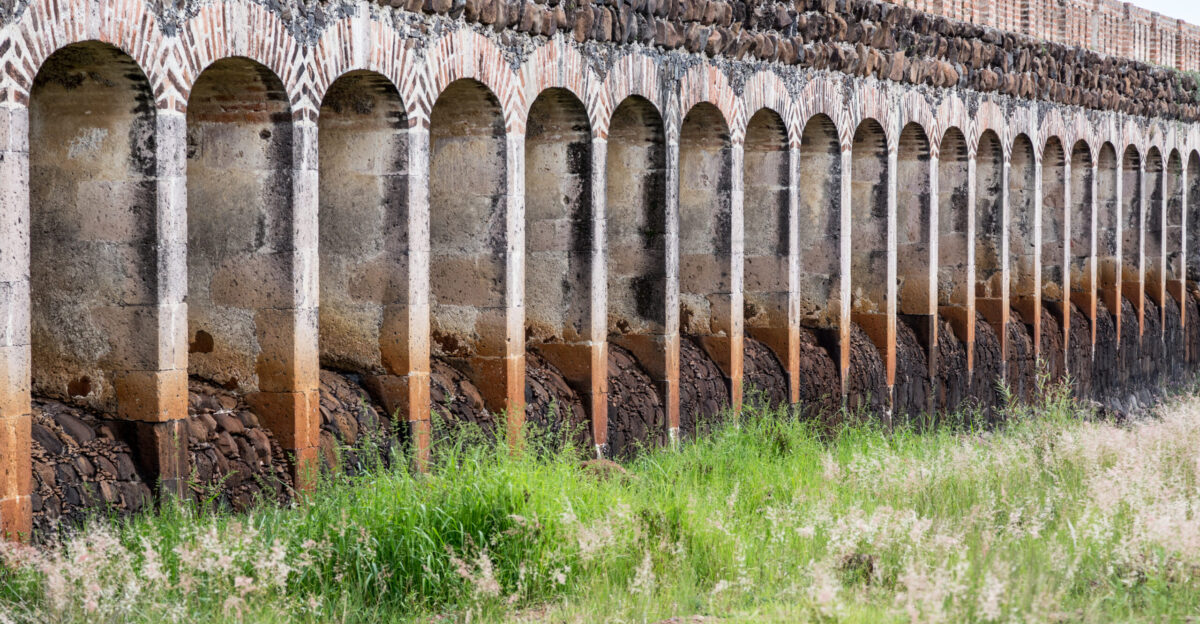 Dam at Jalpa de Canovas Luis Long a british arquitect who lived and contributed greatly to important public works in Mexico in the Porfirio Diaz era intervened in the architecture of this dam This is a photographic example of rythm
