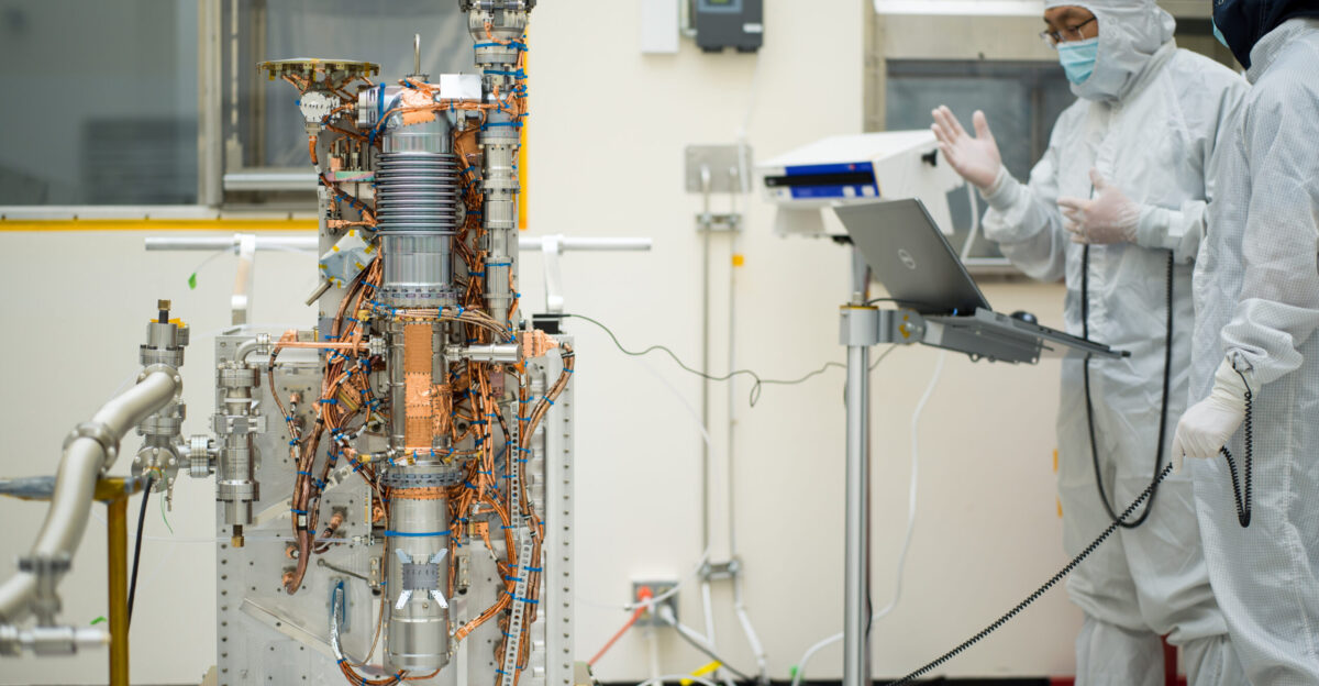 Europa Clipper MASPEX Instrument PATLO MASPEX instrument setup and testing with SwRI Southwest Research Institute team Europa Clipper s MAss Spectrometer for Planetary EXploration Europa called MASPEX is seen in a cleanroom at NASA s Jet Propulsion Laboratory JPL in Southern California following delivery of the instrument from Southwest Research Institute SwRI The instrument was delivered to JPL in December 2022 Requester Kevin Clark Laurance Fauconnet Photographer Ryan Lannom