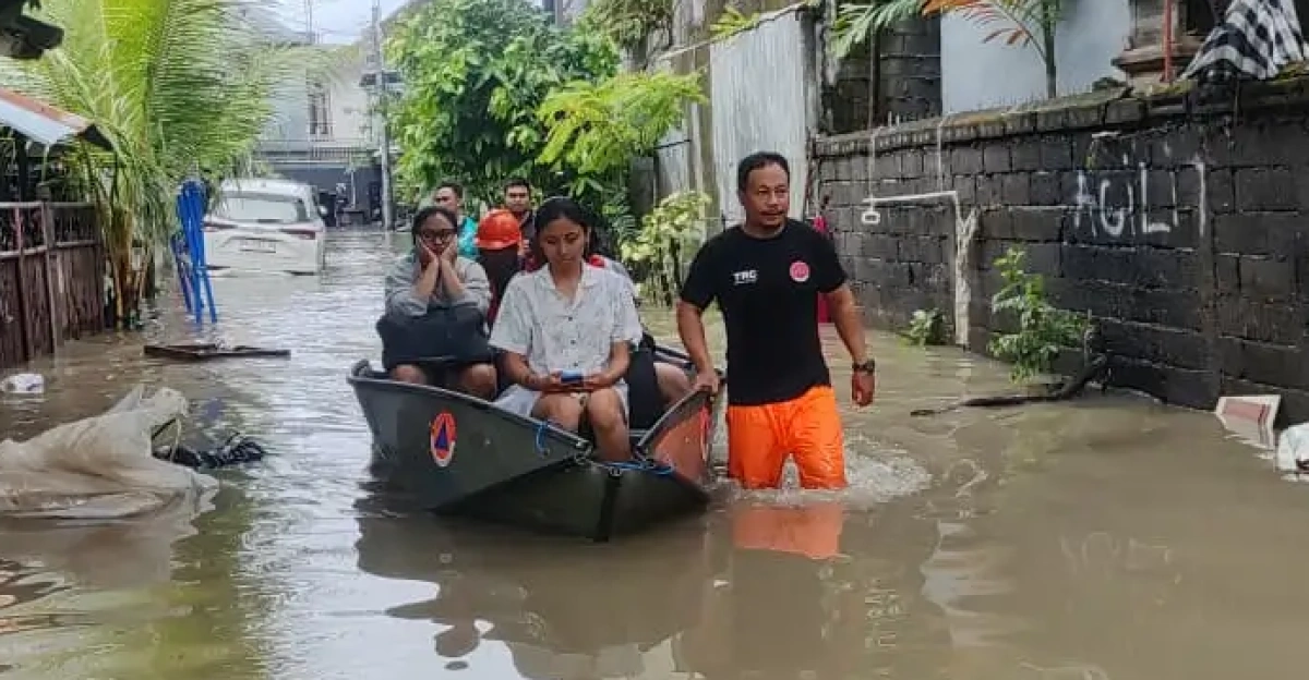 Evacuation of Flood in Denpasar City, Bali Province, Tuesday September 9, 2025