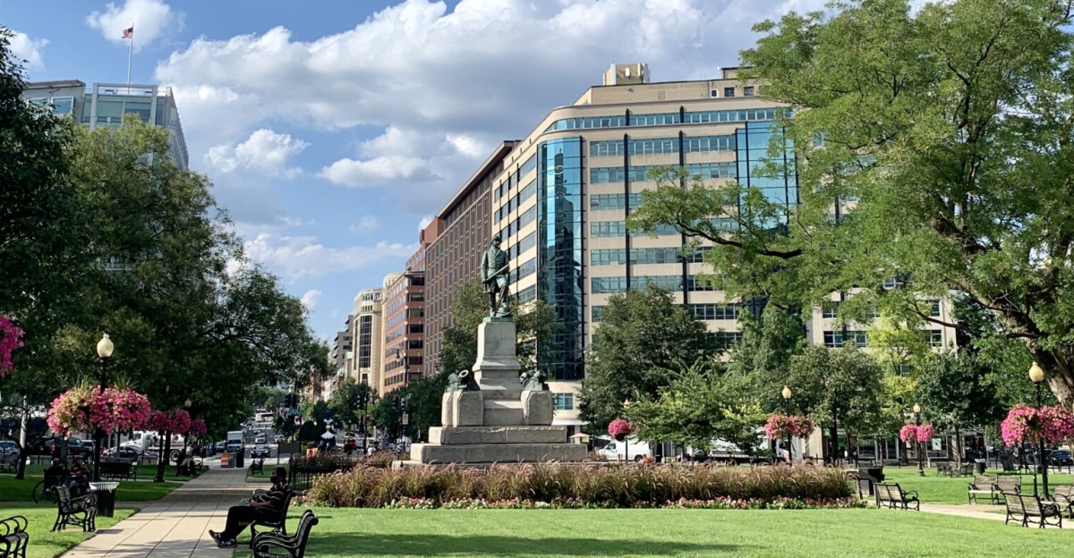 <a href="https://en.wikipedia.org/wiki/Farragut_Square" class="extiw" title="en:Farragut Square">Farragut Square</a> in Washington, D.C.