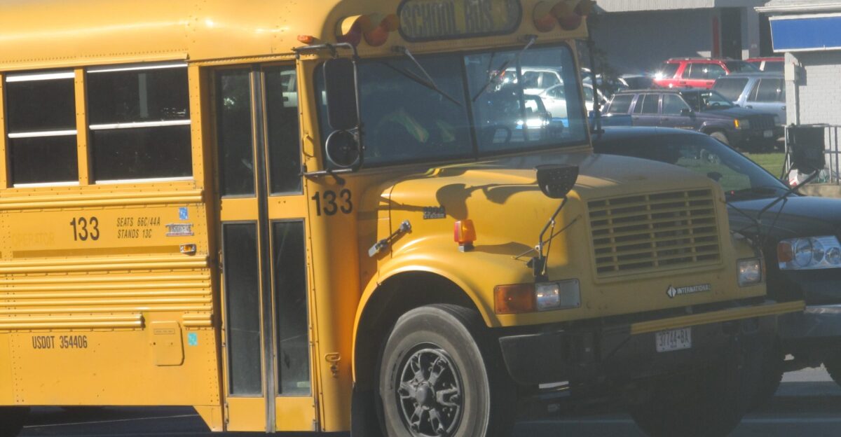 Thomas Built International DT466E First Student 035134 1 of 3 see 135 and 136 Originally 1 of 4 134 crashed Retired May 2012 Front cover rear main leaking oil Transmission light comes on electrical problem Blow by from Engine Rear floor rails need replacing Flooring rotting out Water leaking from above driver area Transmission leaking fluid Need exhaust