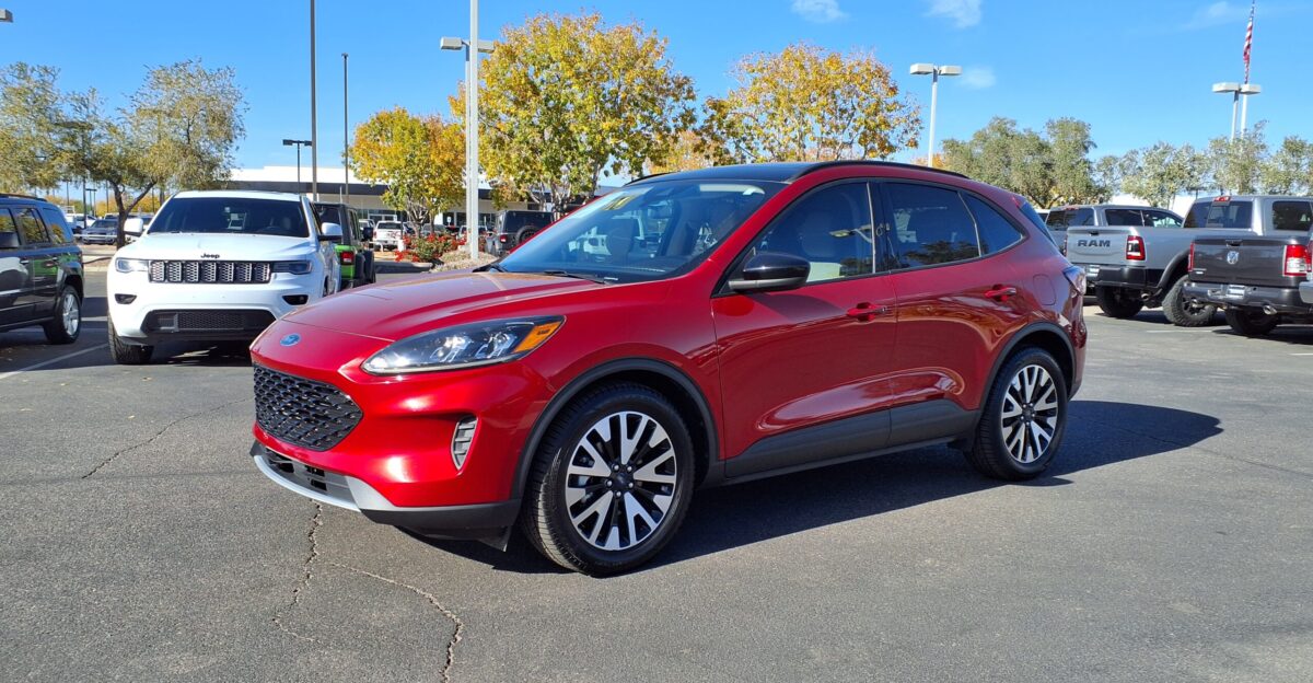 Ford Escape Hybrid SE Sport - Shot at Earnhardt Chrysler Dodge Jeep Ram in Gilbert AZ