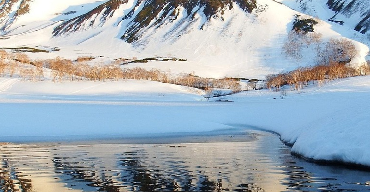 mountains, meltwater, landscape, nature, mountain lake, journey, rocks, reflection, snow, drifts, ice