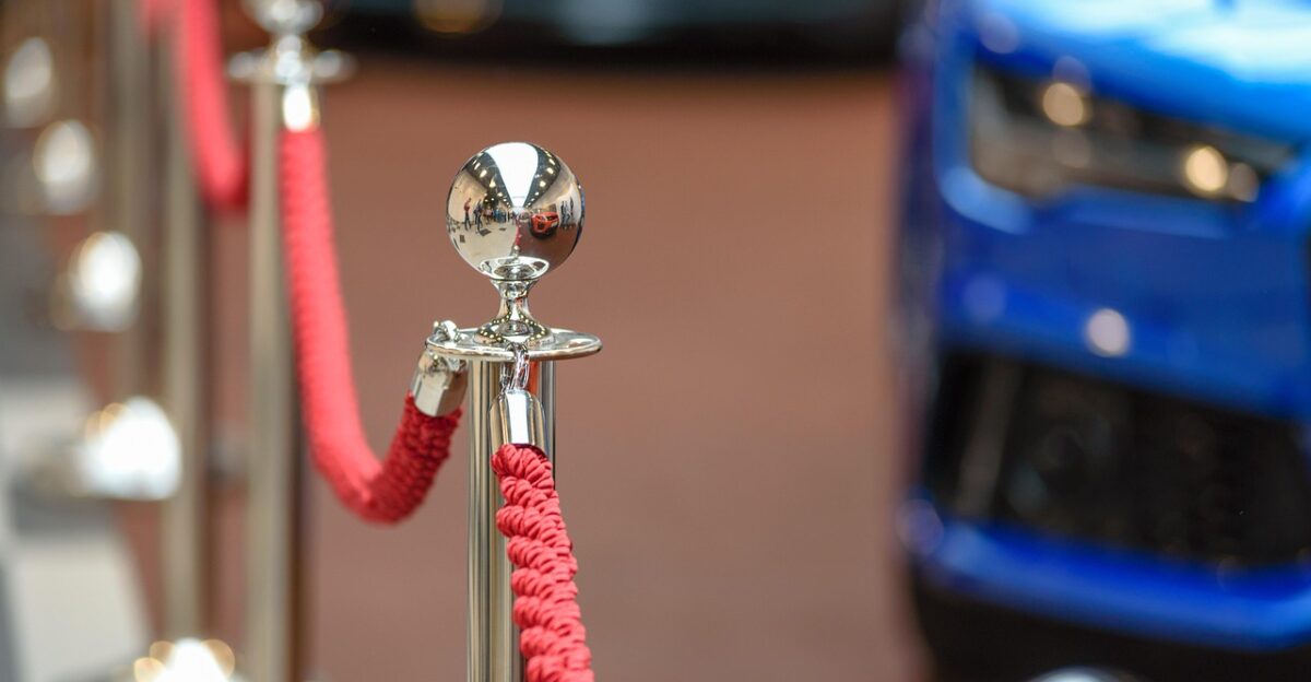 vip area red carpet the ceremony celebrity show car limousine railing luxury tv television journalists car wallpapers media exhibition actors oscar the hand of oscar transmission press vip known admired entrance attraction presentation