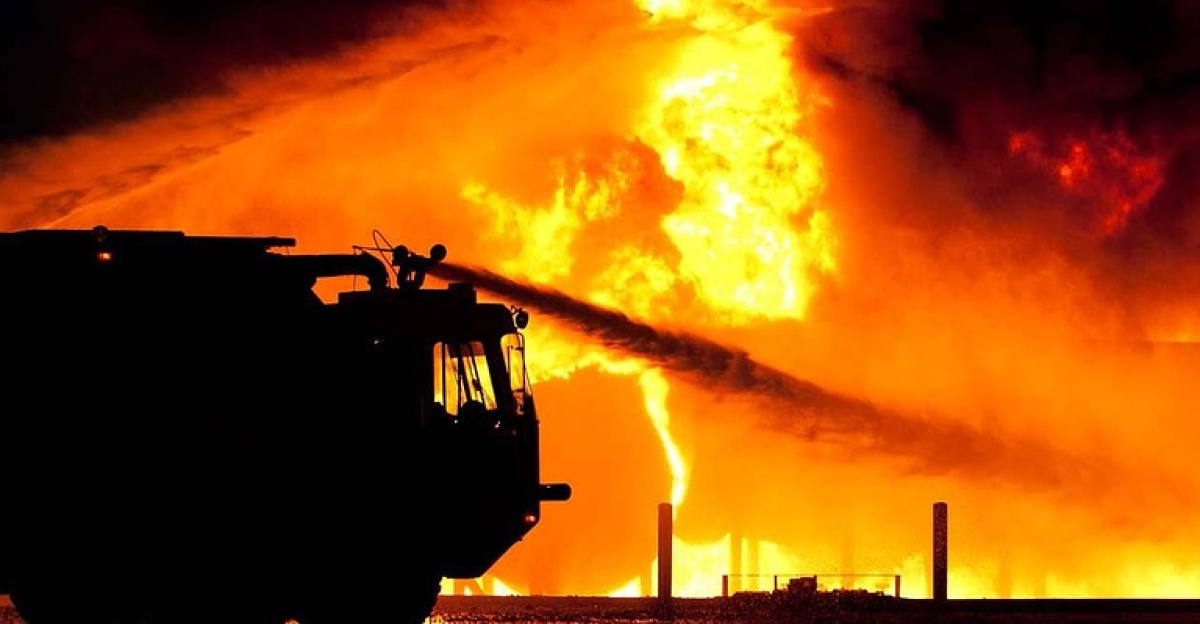 fire, fire fighters, fire department, extinguish, danger, dangerous, fight, fighting, outside, outdoor, flames, flame, truck, silhouette, black fire, black truck, fire, fire, fire, fire, fire