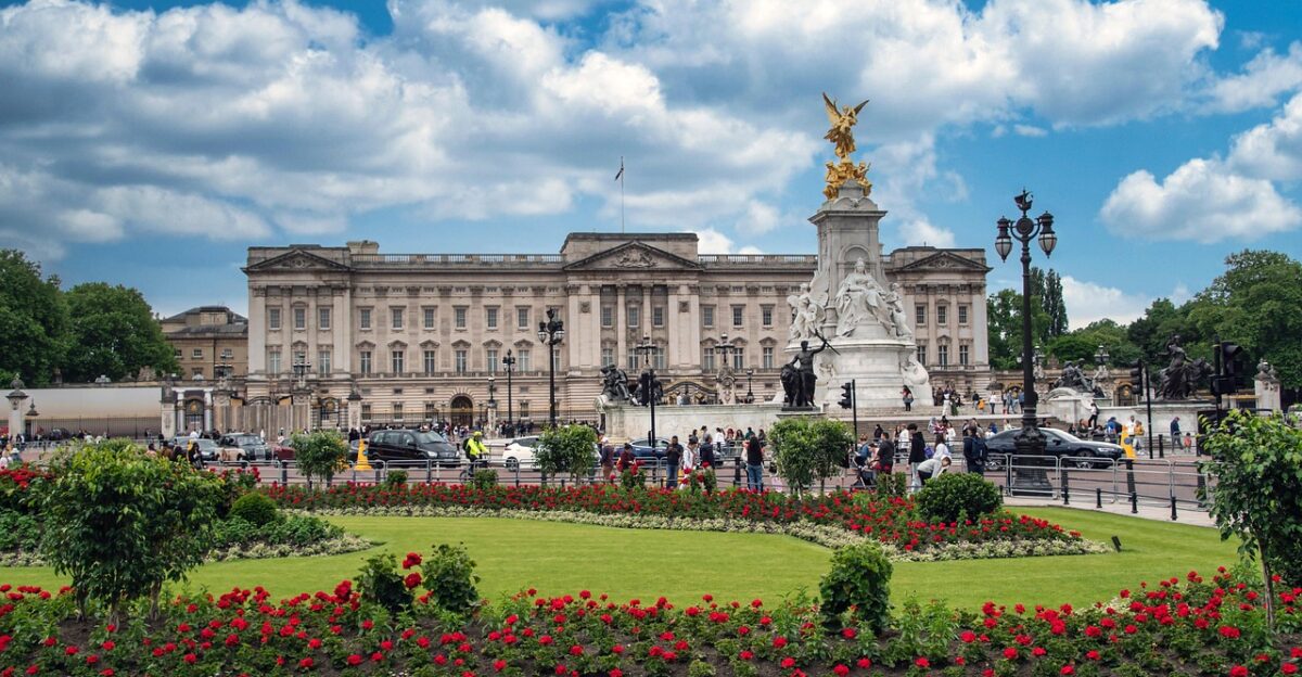 london palace architecture tourism nature buckingham palace gardens darling clouds