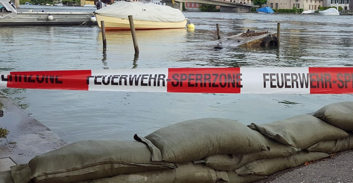 flood, rhine, stein am rhein, barrier, fire fighters, riverside, flooding, switzerland, ship, water level, flooded, bridge, blocking, sandbags, flood, flood, flood, flood, flood, flooding, sandbags