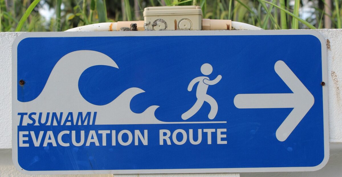 sign character a notice security board symbol warning sign safety first information signs secure thailand tsunami evacuate evacuation tsunami tsunami tsunami tsunami tsunami