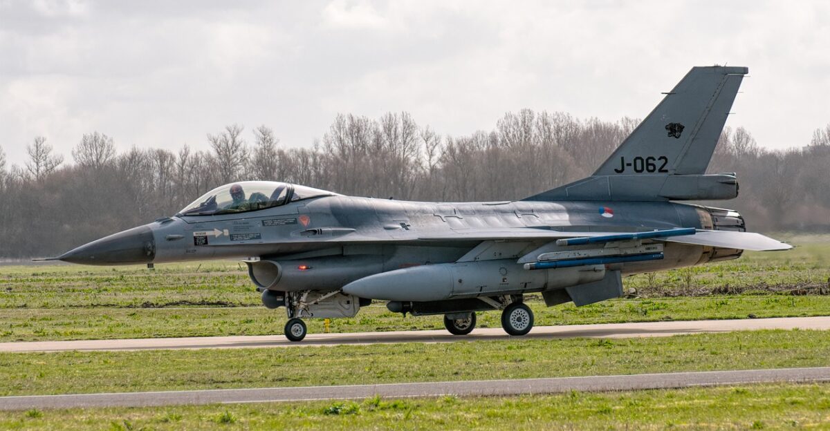 f16 f-16 military jet aircraft aviation fighter plane airplane fly flight falcon speed