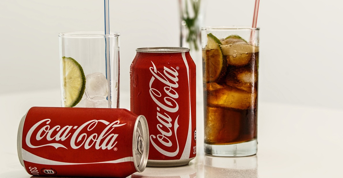 drink, soda, glasses, can, beverage, refreshment, carbonated drink, soft drink, cold drink, fizzy, coca cola, coke, cola, drink, soda, soda, cold drink, cold drink, coca cola, coca cola, coca cola, coca cola, coca cola, coke, coke, cola