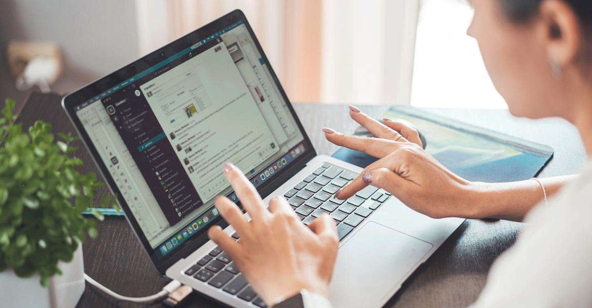 telework, technology, laptop, connection, electronic, computer, business, office, internet, work, job, female, woman, online, workplace, freelance, working, marketing, home office, job, job, job, job, job, online, online, online, marketing, marketing