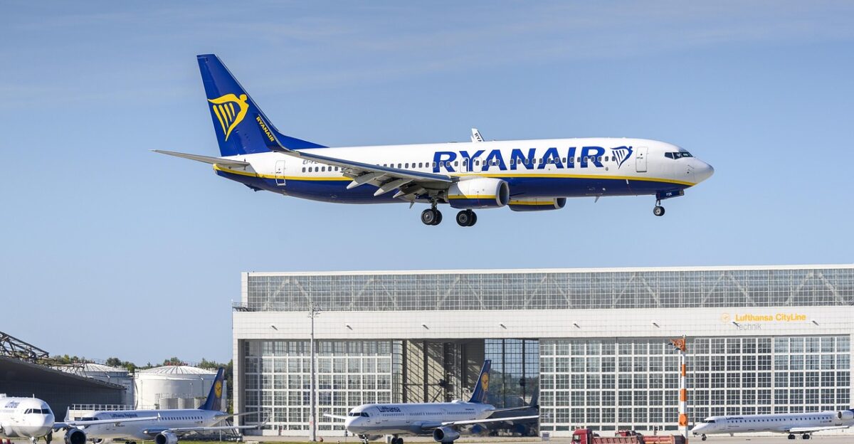 ryanair boeing boeing 737-800 egg-fzk airport munich airport muc eddm runway plane aviation to travel tourism business traffic begin air traffic flying landing ryanair airport airport airport plane plane plane plane plane