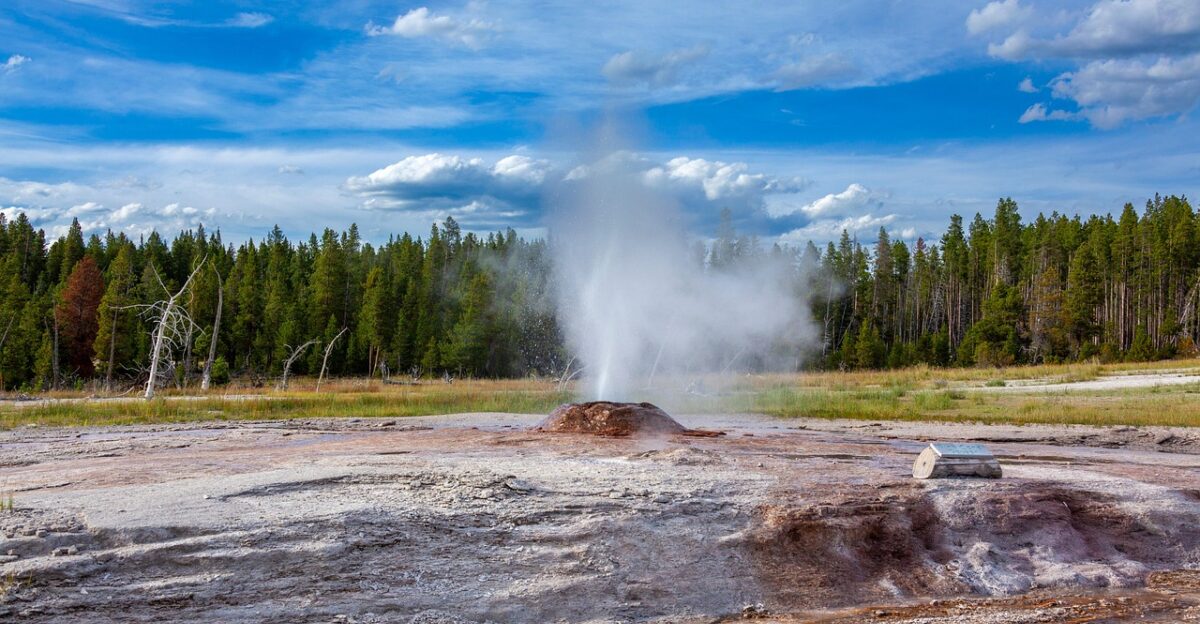 national park nature travel wy yellowstone landscape outdoor volcano geyser usa scenic