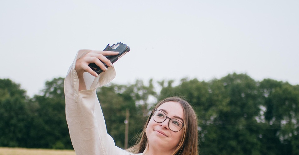 selfie instagram woman portrait gen-z influencers person selfie selfie selfie instagram instagram influencers influencers influencers influencers influencers