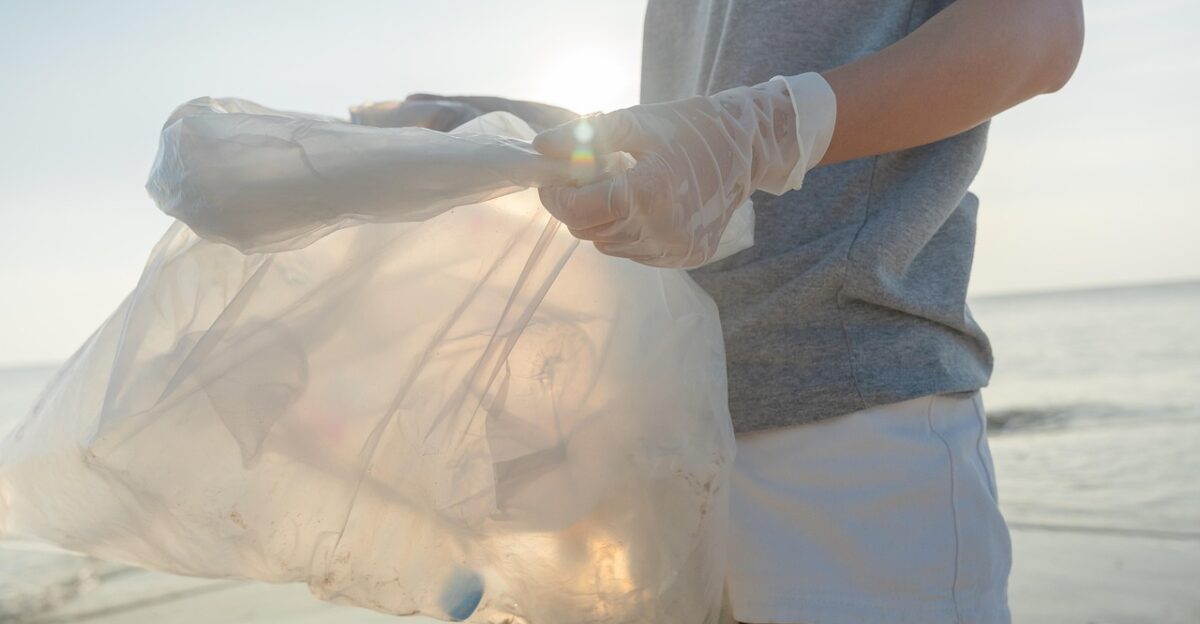volunteer pollution bottle plastic environment sea beach dirty problem global warming ecology junk person waste ocean sand recycling garbage protection discard nature earth day volunteer volunteer volunteer volunteer volunteer global warming recycling recycling earth day