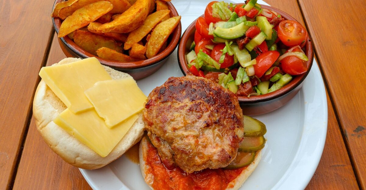 burger hamburger meal cheeseburger fresh food delicious lunch dish