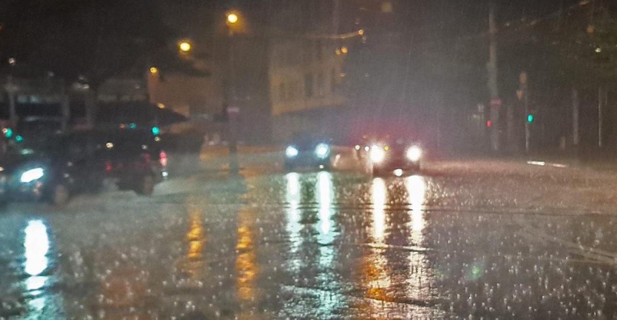 rain shower, thunderstorm, traffic, road, city, urban, heavy rain, heavy rain, heavy rain, heavy rain, heavy rain, heavy rain