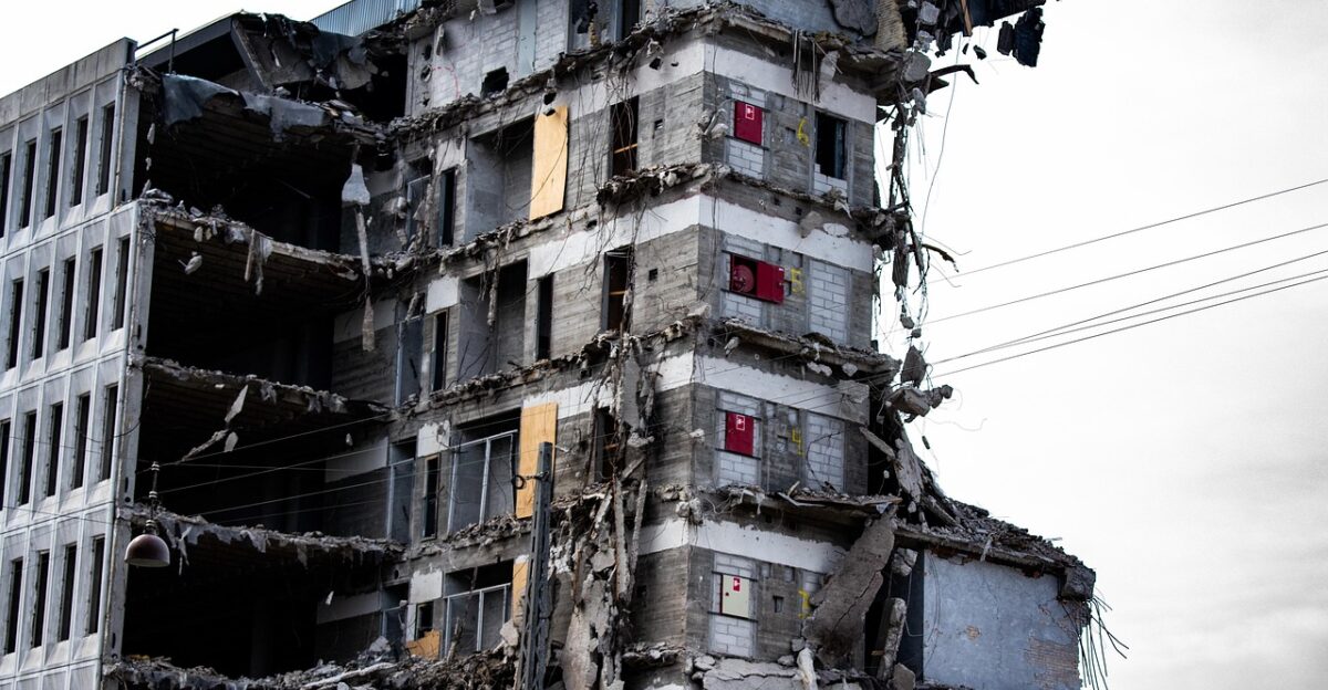 house trash ruin concrete destruction building urban structure broken destroy abandoned waste devastation city wall demolition debris pile demolished trash destruction destruction destruction destruction destruction broken destroy destroy abandoned demolition demolition debris demolished