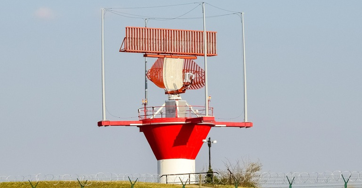 radar, radar station, sky, radio, satellite, broadcast, antenna, technology, communication, transmission, tower, nature, send, air control, locator, hill, blue radio