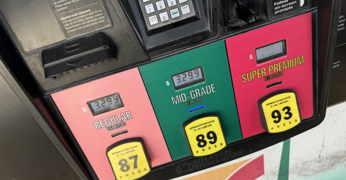 Gas pumps at 7 11 airport bolm are ripping people off with false