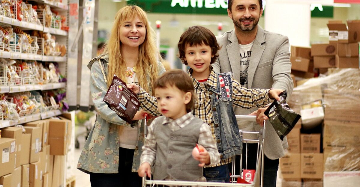 shop supermarket grocery cart family family budget shopping purchase products the sale shopping center trolley in supermarket nutrition supermarket supermarket supermarket supermarket supermarket