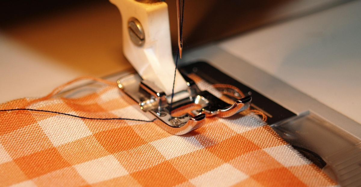 sewing, sewing machine, material, needle, tailor, sew, sewer, machine, web, clothes, sewing, sewing, sewing, sewing machine, sewing machine, sewing machine, sewing machine, sewing machine, tailor, tailor, tailor, tailor, sewer, sewer, sewer