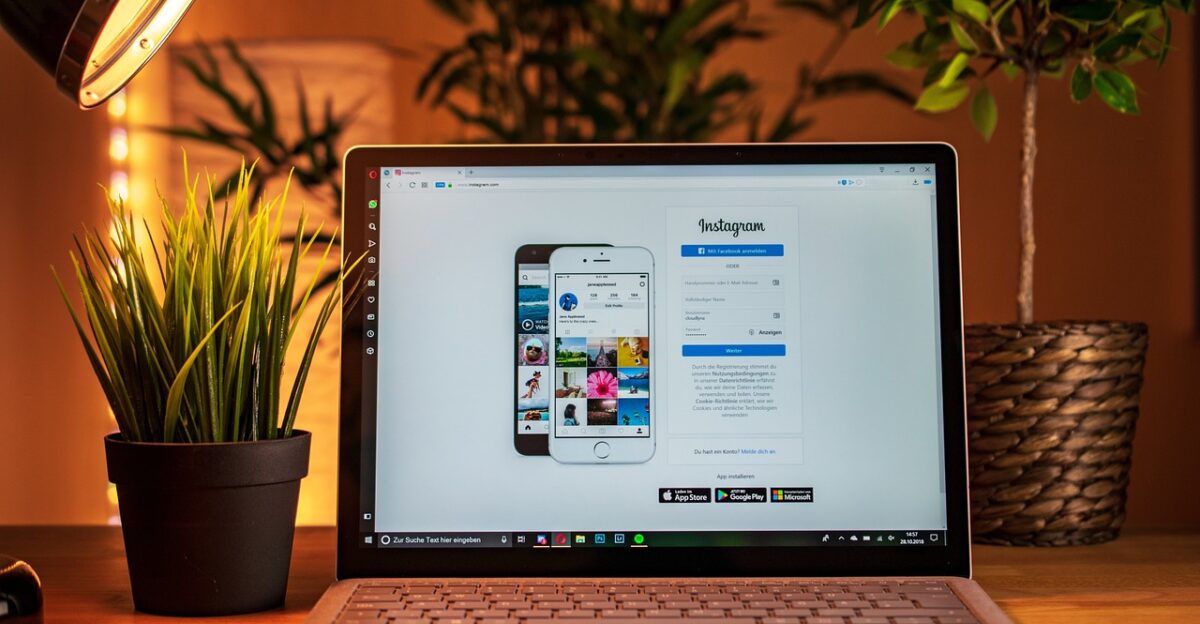 laptop computer instagram social media notebook office internet technology desk macbook monitor influencer instagram icon pc instagram instagram instagram instagram instagram influencer