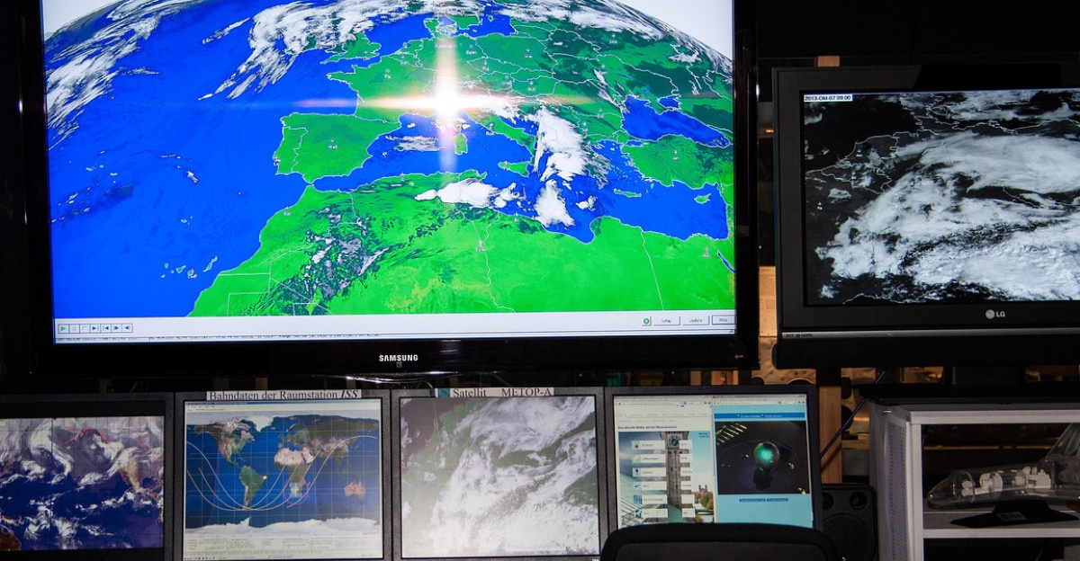 meteosat, weather satellite, workplace, meteorologist, weather observation, cloud formation, high, deep, data evaluation, data monitoring, screens, globe, satelittenfilm, climatology, geostationary weather satellite, european, organization, eumetsat, esa, since 1977, weather information, geostationary position, at 0 °, geographic length, earth distance, mission control, above the equator, meteorology, earth science, computer, meteorologist, meteorologist, meteorologist, meteorologist, mission control, mission control, mission control, mission control, mission control, meteorology, meteorology