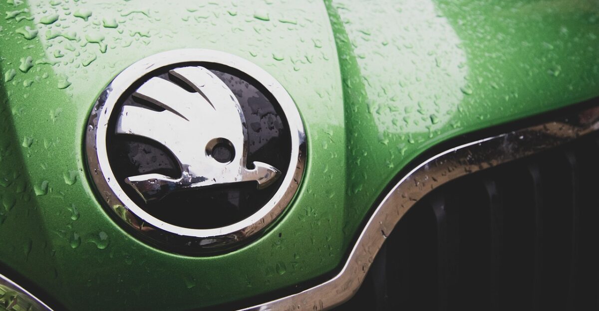 car skoda auto vehicle automotive racing car wallpapers motor automobile green car pkw drive