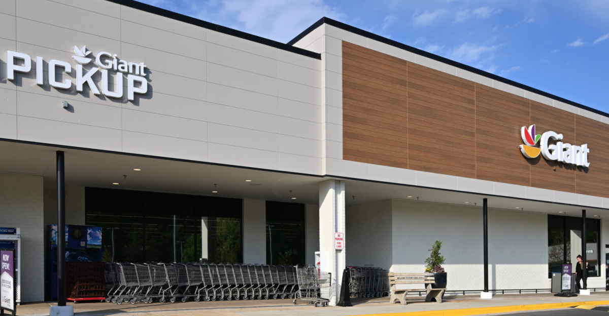Giant Food grocery store at Cabin John Village Shopping Center. 7919 Tuckerman Lane, Potomac, Maryland 20854.
