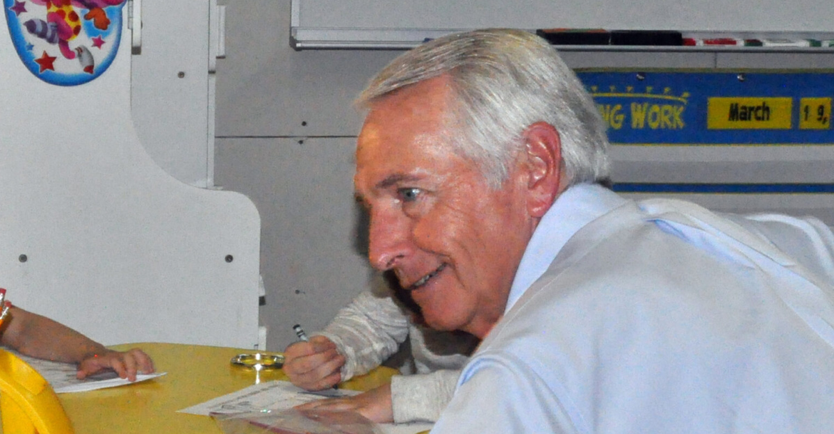 West Liberty, Ky., March 19, 2012 -- The Governor spends some time with these young survivors of the tornado. FEMA has worked with Commonwealth and local officials to get this temporary school operating in less than two weeks after the tornado. Photo by Marilee Caliendo/FEMA