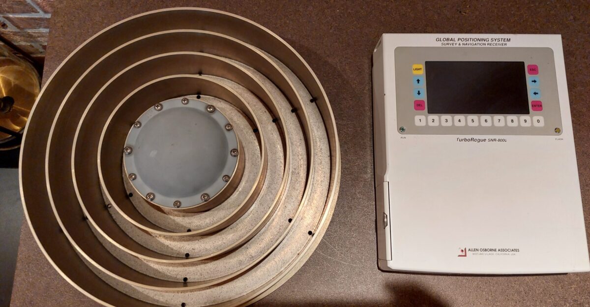 GPS Survey and Navigation reciever in the museum of the Royal Observatory of Belgium Model TurboRogue SNR-8000 by Allen Osborne Associates