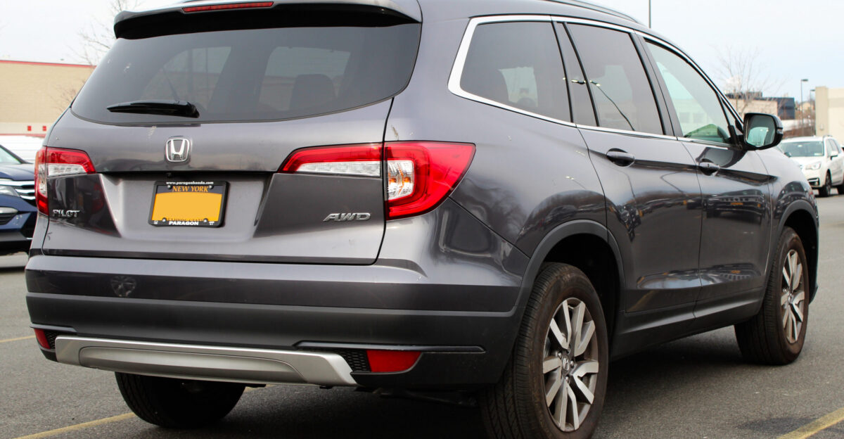 A 2019 Honda Pilot EX-L parked in a parking lot in College Point Queens New York