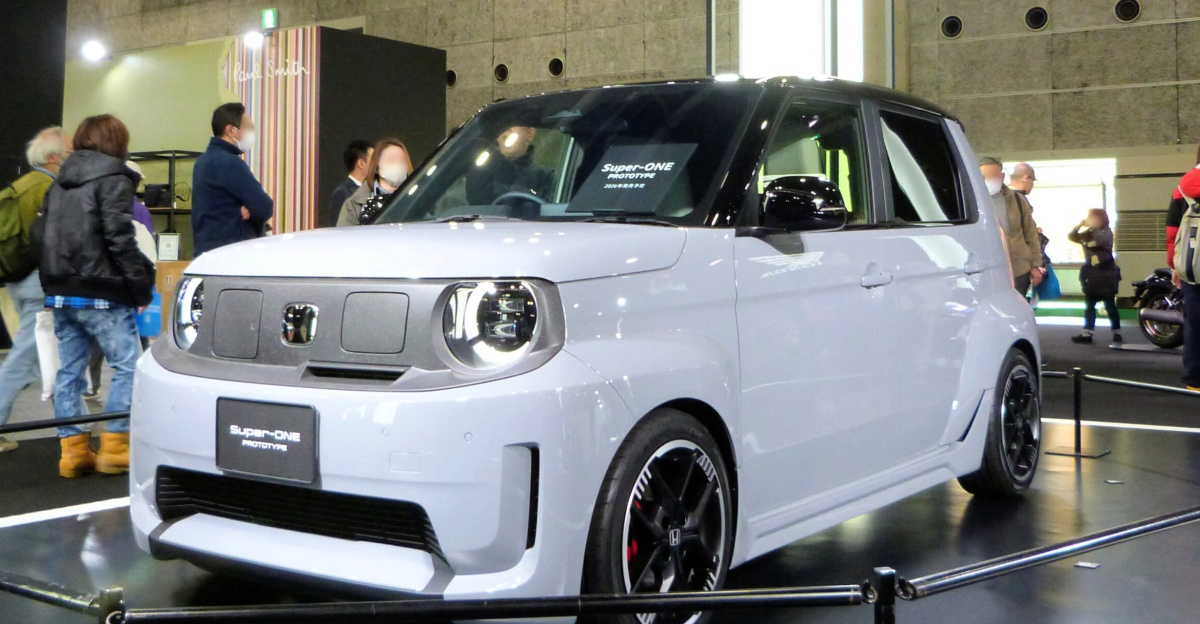 The Honda SUPER-ONE PROTOTYPE, an electric kei car prototype, exhibited at the Japan Mobility Show Kansai in 2025