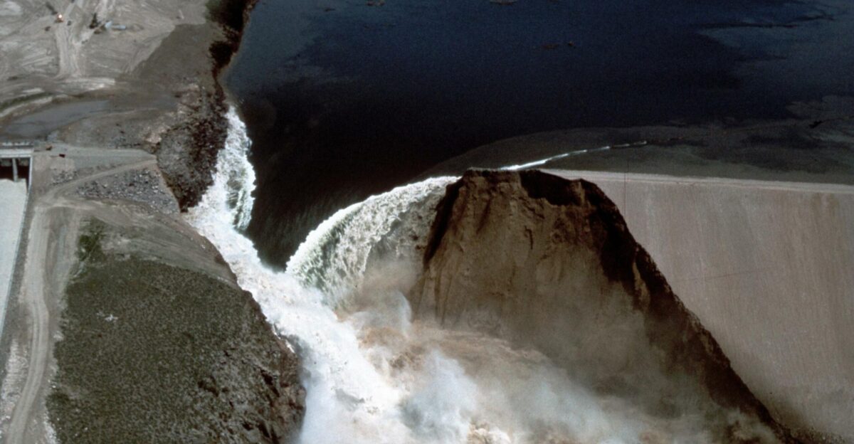 Image Title Teton Dam Flood - Newdale Date June 5 1976 Place Teton River Newdale Idaho Description Caption Aerial view of broken Dam Medium color transparency Photographer Maker Roberts Cite as ID-L-0010 WaterArchives org Restrictions There are no known U S copyright restrictions on this image While the digital image is freely available it is requested that be credited as its source For higher quality reproductions of the original physical version contact restrictions may apply