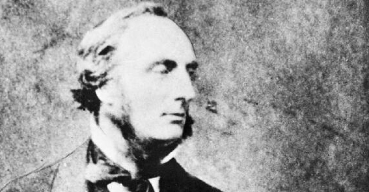 <a href="https://en.wikipedia.org/wiki/Captain_(land_and_air)" class="extiw" title="en:Captain (land and air)">Captain</a> <a href="https://en.wikipedia.org/wiki/John_Palliser" class="extiw" title="en:John Palliser">John Palliser</a> (L) and <a href="https://en.wikipedia.org/wiki/James_Hector" class="extiw" title="en:James Hector">James Hector</a> (R).