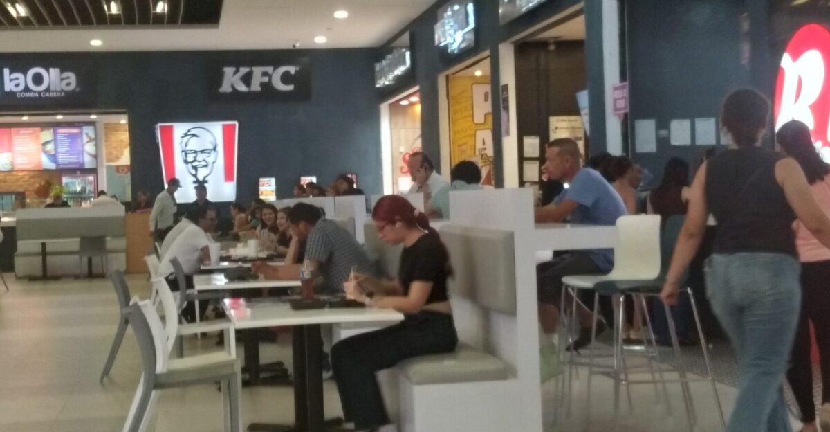 Kentucky Fried Chicken Gran Plaza Mazatl n Date June 11 2025