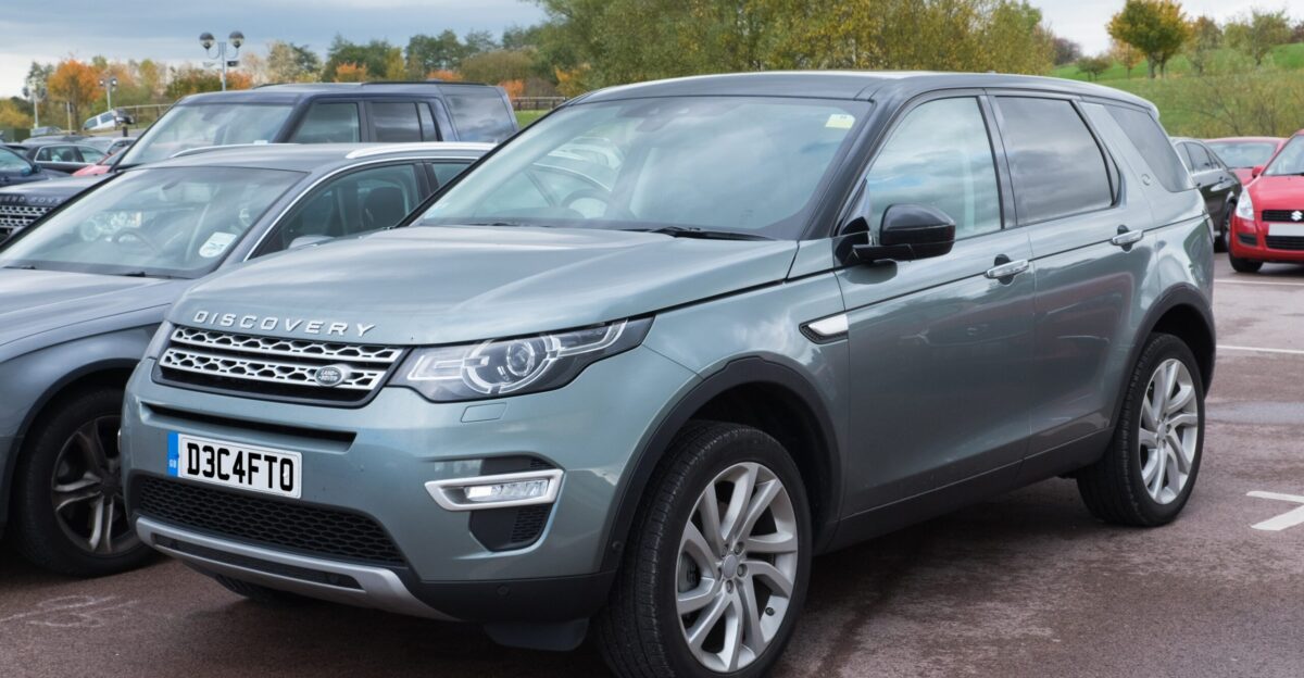 A 2016 Land Rover Discovery Sport HSE Luxury TD4