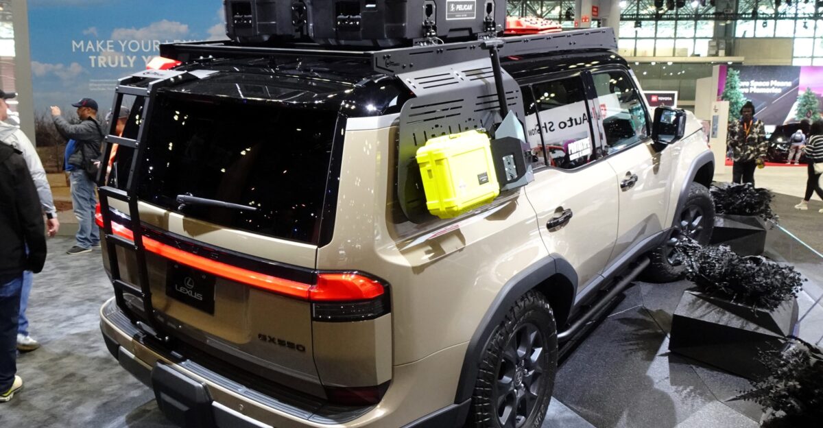 Lexus GX 550 Overtrail United States rear view Production 2002 - Generation Third 2023 - Engine 3 4 litre biturbo V6 petrol Power 354 PS Gearbox 10 speed automatic Layout front engine all wheel drive