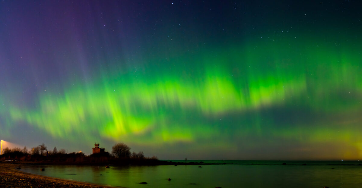 In March 2022 there was very high solar activity which caused me to observe an extremely powerful northern lights on one of the nights of early spring It is amazing that in our latitudes you can sometimes see such a bright glow even with the naked eye