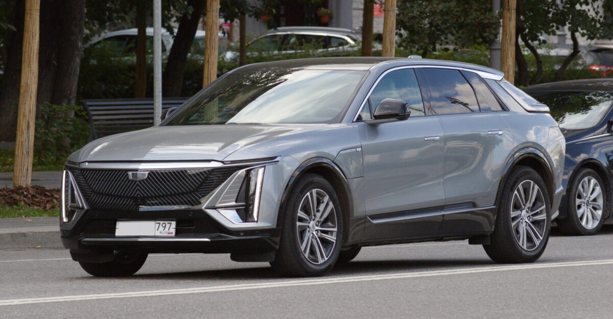 Moscow Cadillac Lyriq 600E4 dark-grey