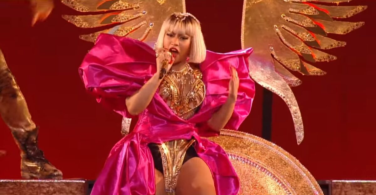 Nicki Minaj performs a medley of Majesty Barbie Dreams Ganja Burn and FeFe at the 2018 Video Music Awards in New York City