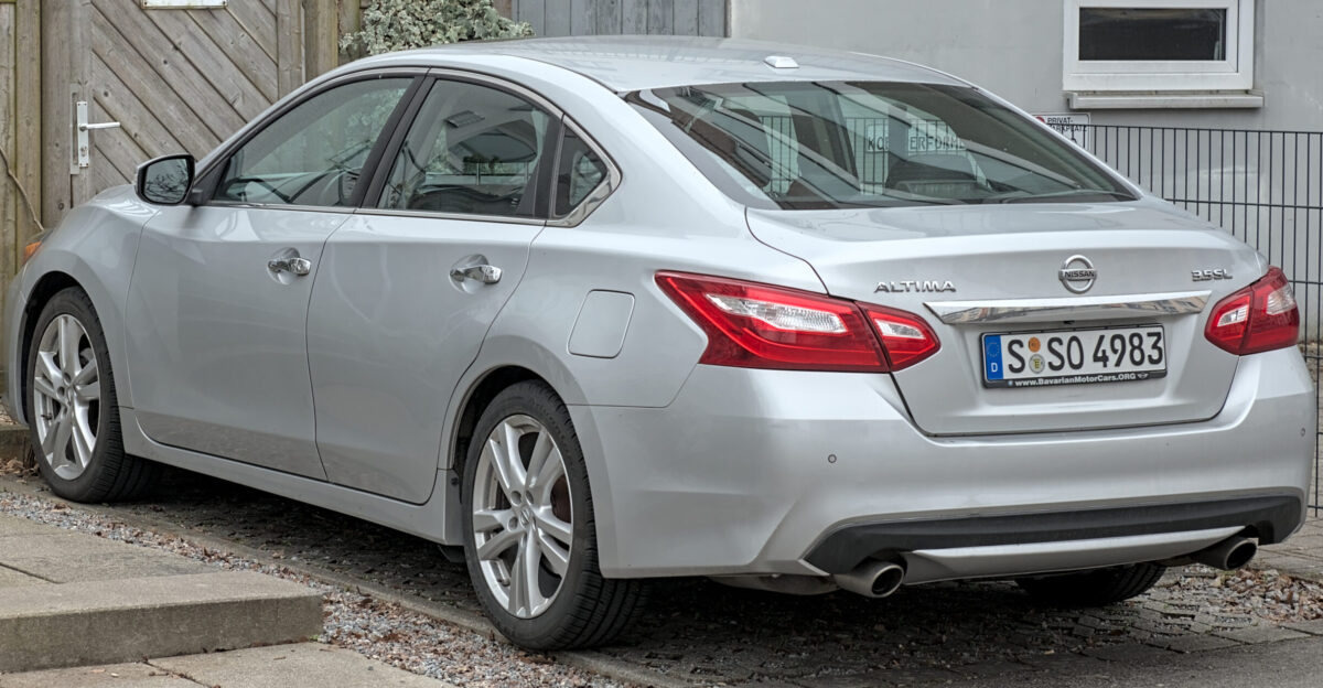 Nissan Altima 3 5 SL L33 Facelift in Leinfelden-Echterdingen