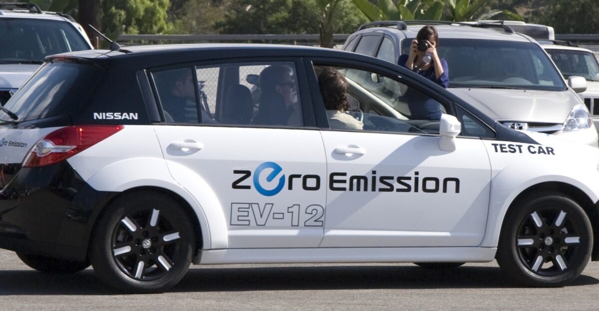 Nissan EV-12