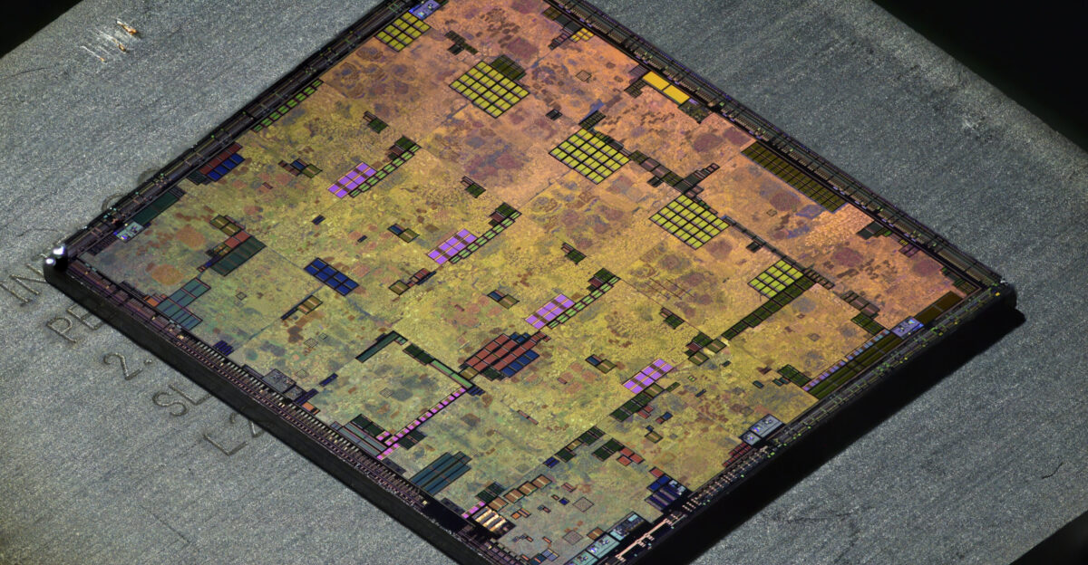 Die shot of the NVIDIA NV40 graphics processor Chip kindly donated by Oleg Kashirin