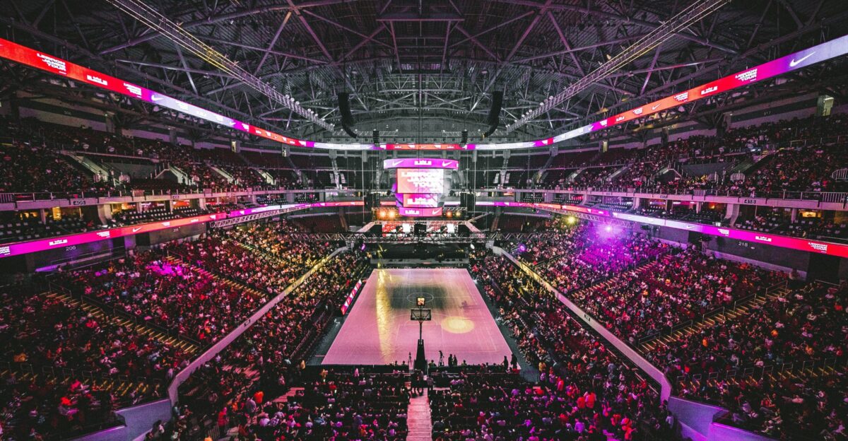 people inside the basketball court